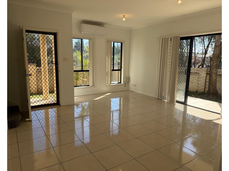 2/50 Pearce St, Liverpool NSW 2170