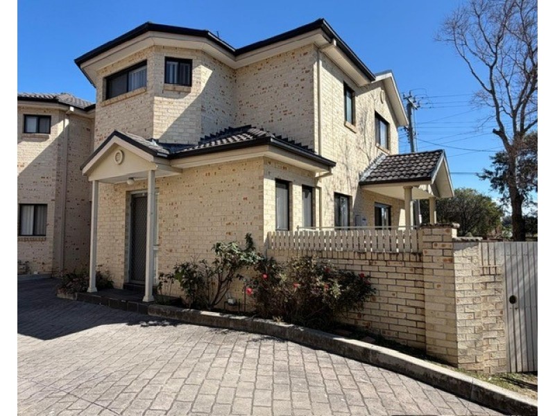 2/50 Pearce St, Liverpool NSW 2170