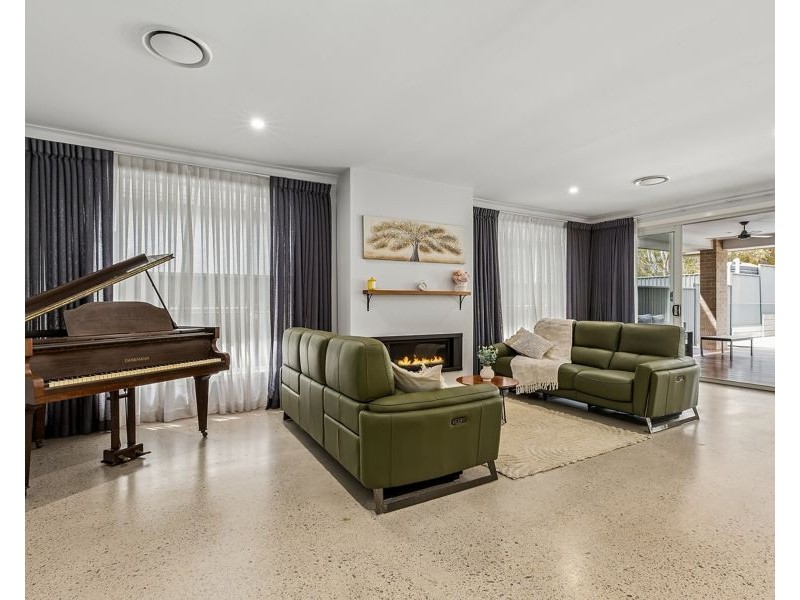 27 Maidenhair Avenue, Denham Court NSW 2565