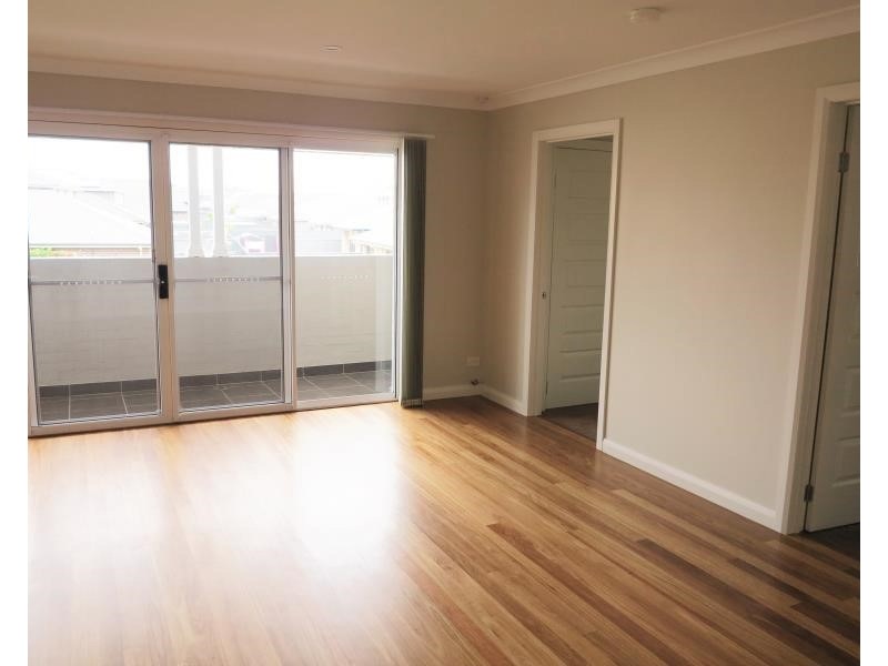5 Middleton La, Gregory Hills NSW 2557