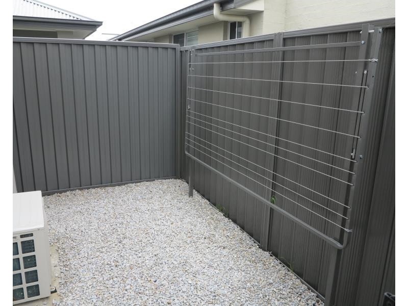 5 Middleton La, Gregory Hills NSW 2557