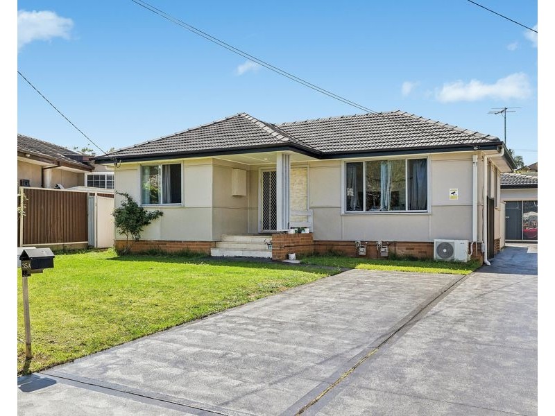 35 Strickland Crescent, Ashcroft NSW 2168