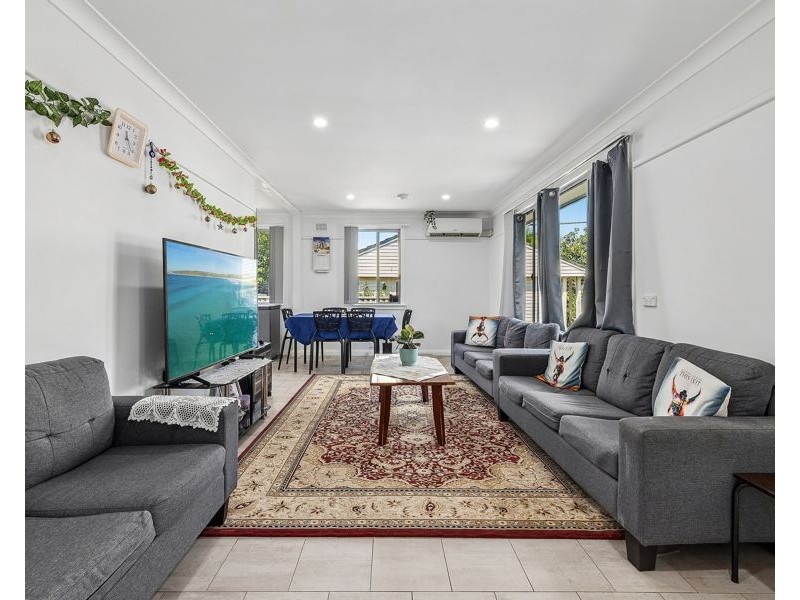 35 Strickland Crescent, Ashcroft NSW 2168