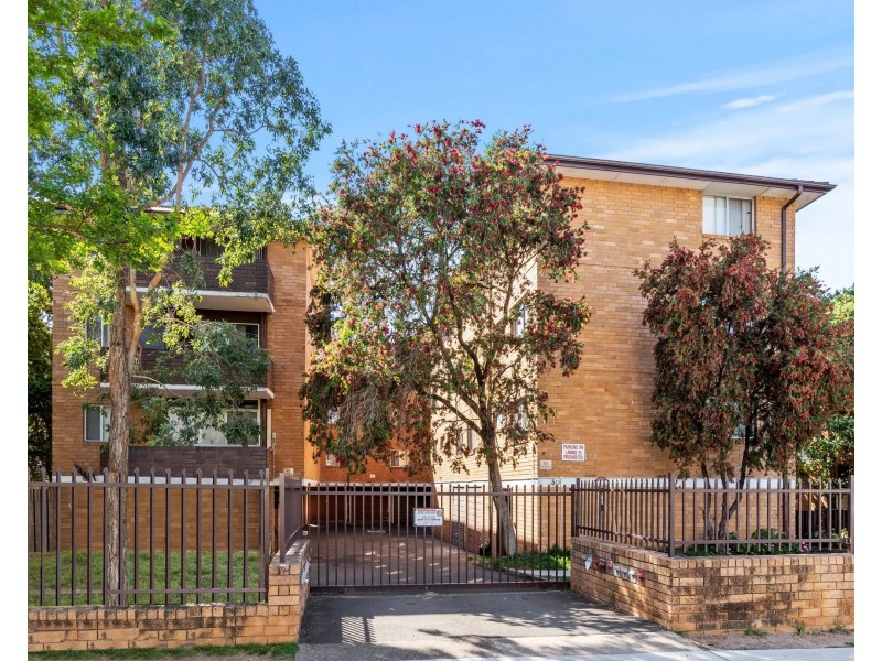 2/30 Goulburn St, Liverpool NSW 2170