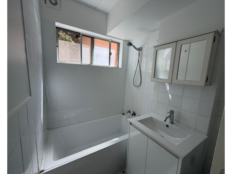 2/30 Goulburn St, Liverpool NSW 2170