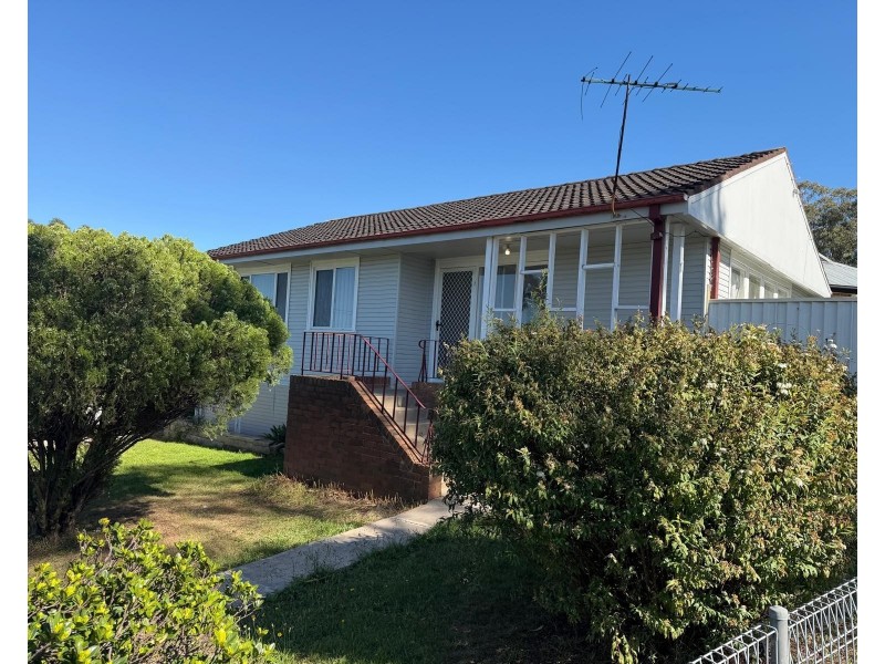 17 Wheeler Ave, Lurnea NSW 2170