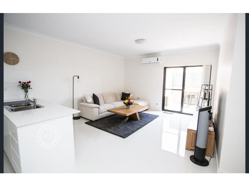 2/2 Glenmore Ridge Drive, Glenmore Park NSW 2745