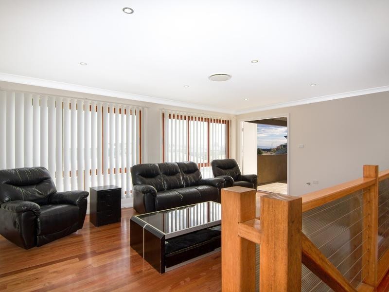 8 Middleridge Drive, Glenmore Park NSW 2745