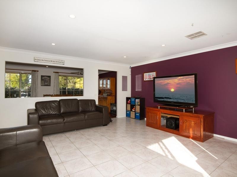 24 Chopin Crescent, Claremont Meadows NSW 2747