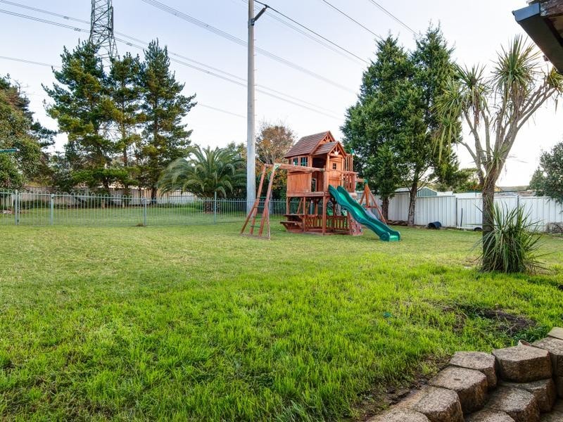 17 Yellow Gum Close, Glenmore Park NSW 2745