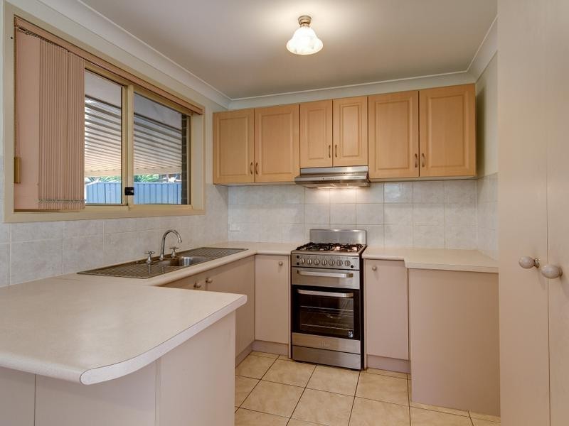 16 Beethoven Place, Cranebrook NSW 2749