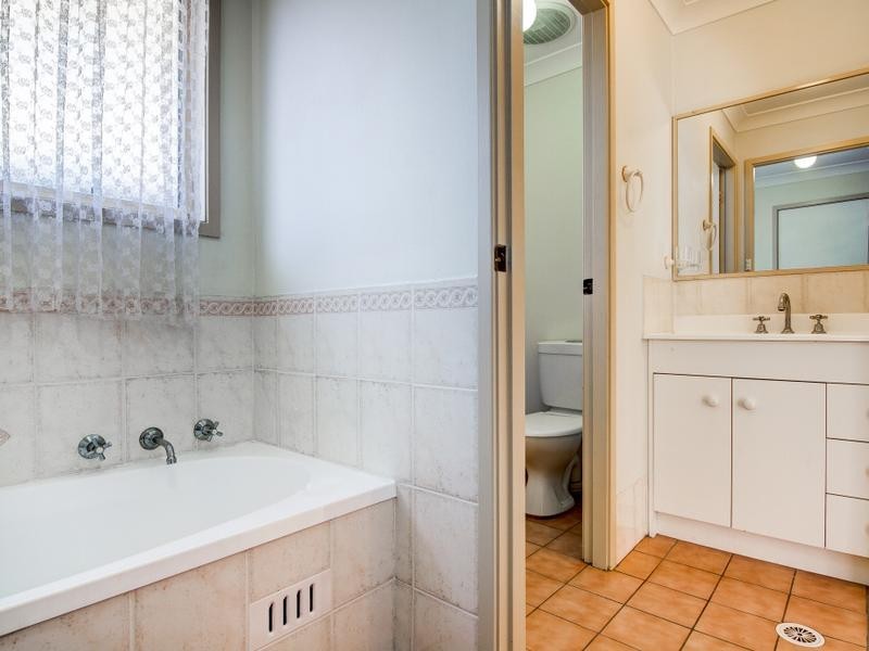 16 Beethoven Place, Cranebrook NSW 2749