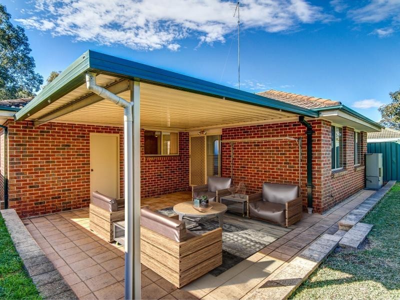16 Beethoven Place, Cranebrook NSW 2749