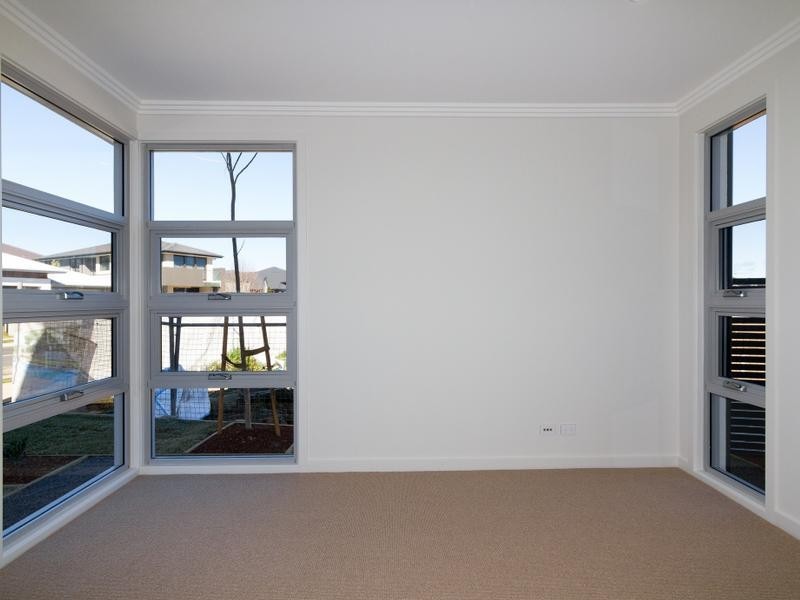 105 Bradley Street, Glenmore Park NSW 2745