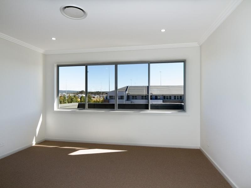 105 Bradley Street, Glenmore Park NSW 2745