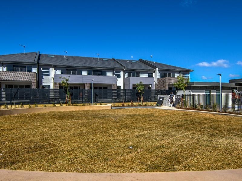 105 Bradley Street, Glenmore Park NSW 2745