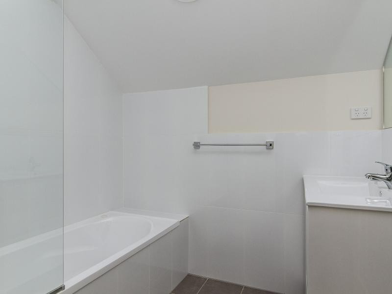 12/90-92 Irwin Street, Werrington NSW 2747