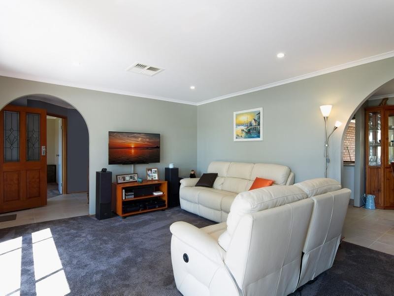 11 Bates, Blaxland NSW 2774