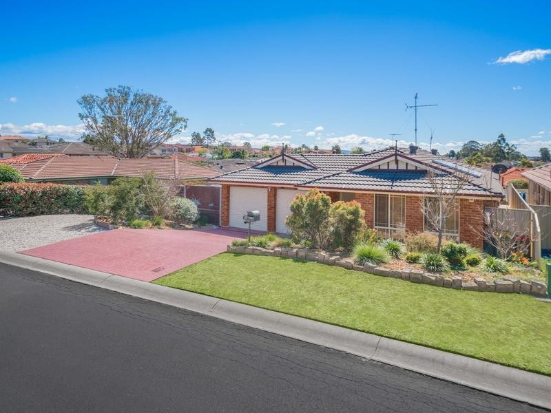 27 Bundeluk Crescent, Glenmore Park NSW 2745