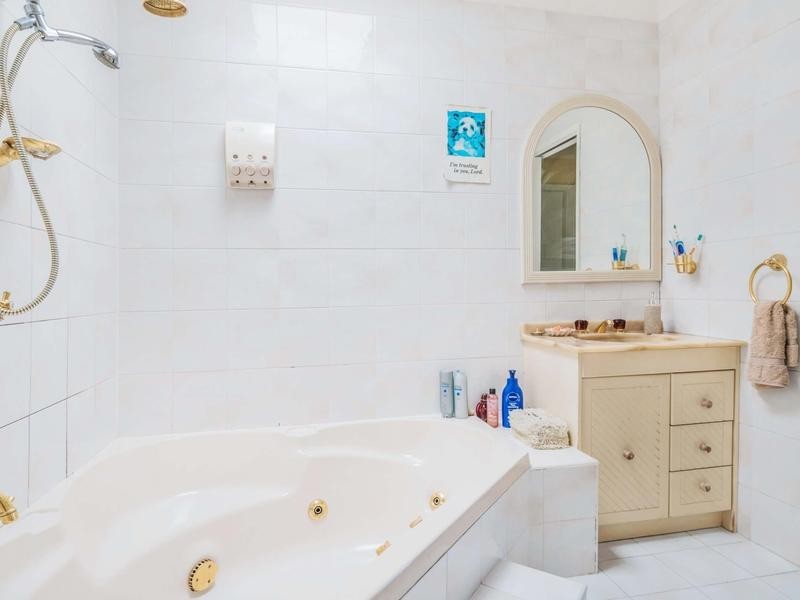 9 Huxley Place, Colyton NSW 2760