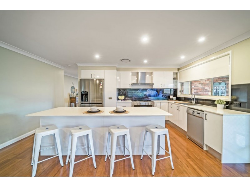 32 Kenneth Slessor Drive, Glenmore Park NSW 2745