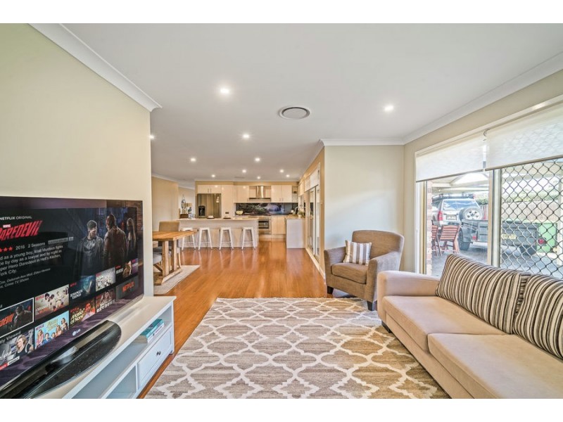 32 Kenneth Slessor Drive, Glenmore Park NSW 2745