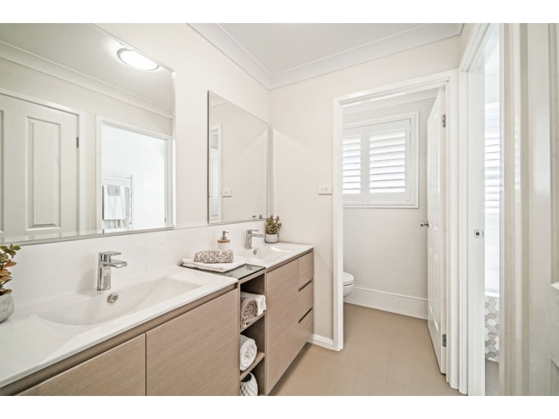 32 Kenneth Slessor Drive, Glenmore Park NSW 2745