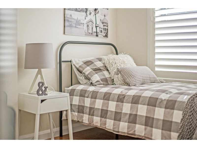 32 Kenneth Slessor Drive, Glenmore Park NSW 2745