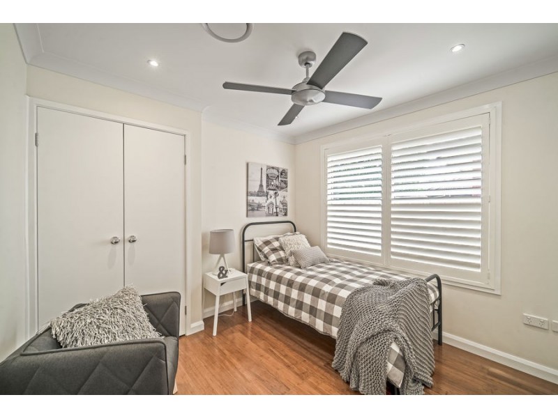 32 Kenneth Slessor Drive, Glenmore Park NSW 2745