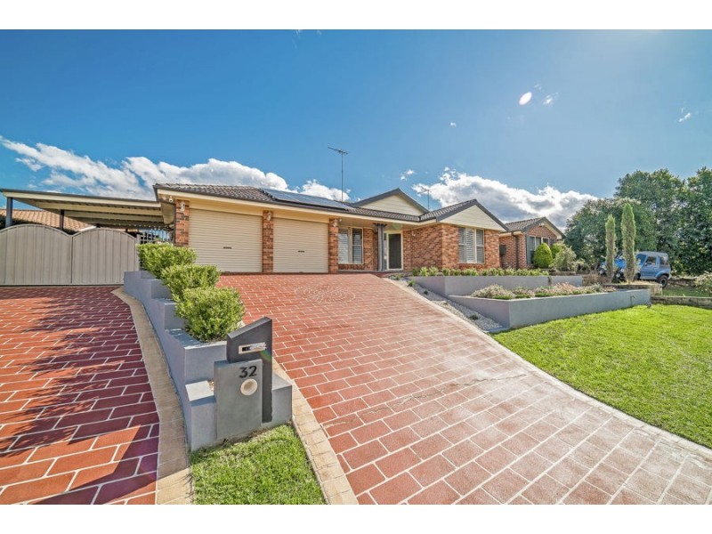 32 Kenneth Slessor Drive, Glenmore Park NSW 2745