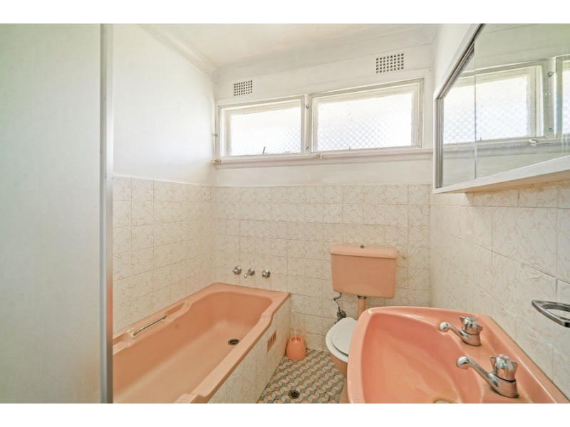 8 Chester Avenue, Cambridge Park NSW 2747