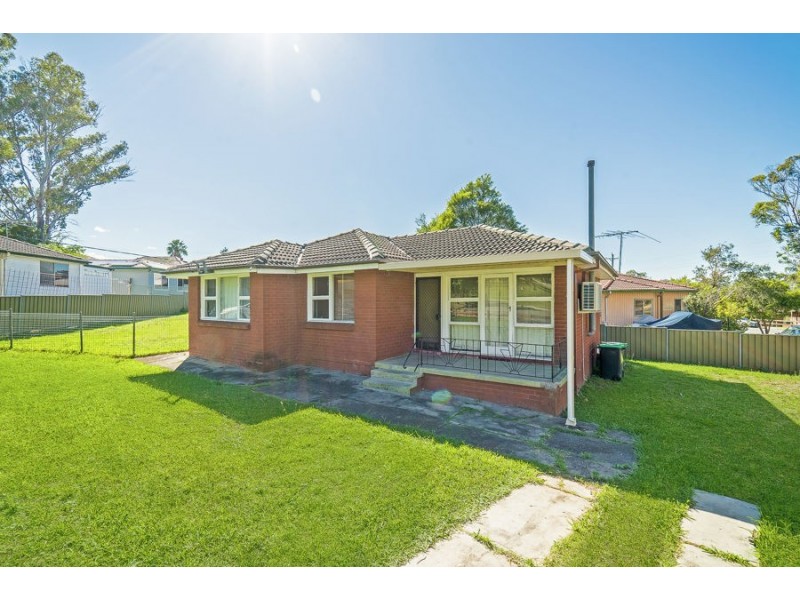 8 Chester Avenue, Cambridge Park NSW 2747