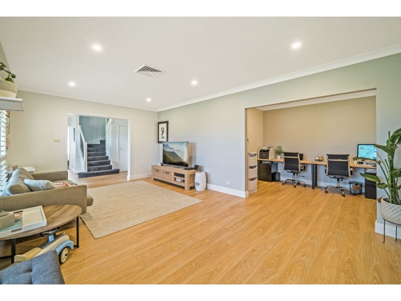 24 Windorra Avenue, Glenmore Park NSW 2745