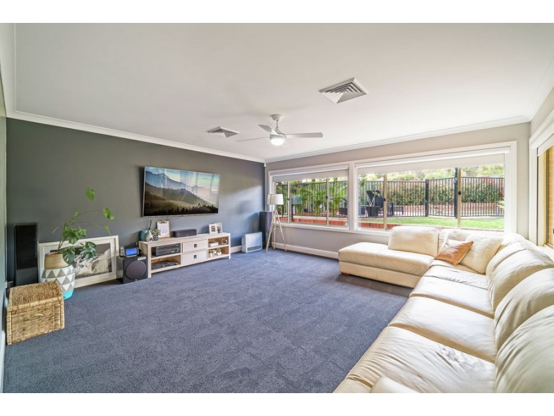 24 Windorra Avenue, Glenmore Park NSW 2745