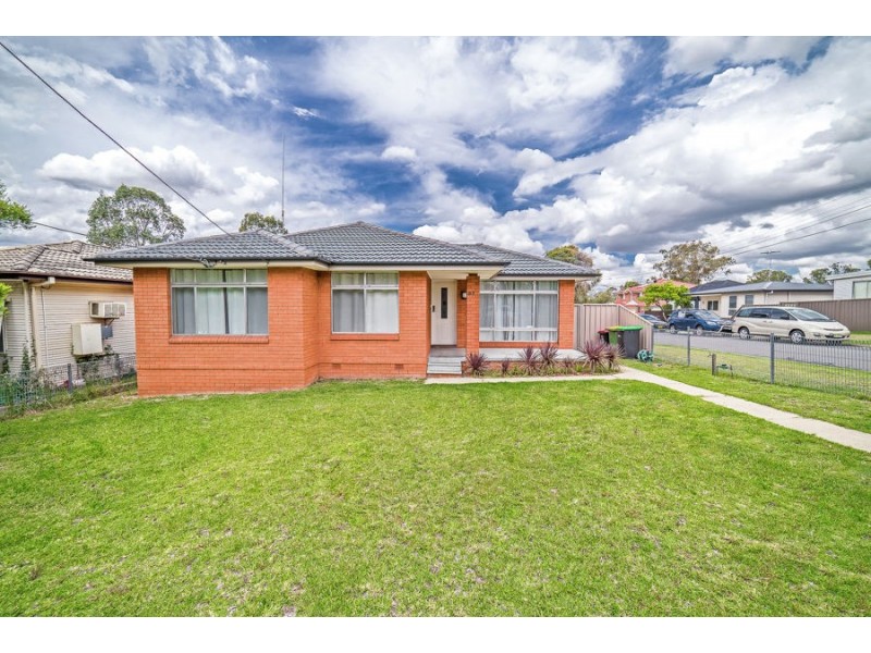 88 College Street, Cambridge Park NSW 2747