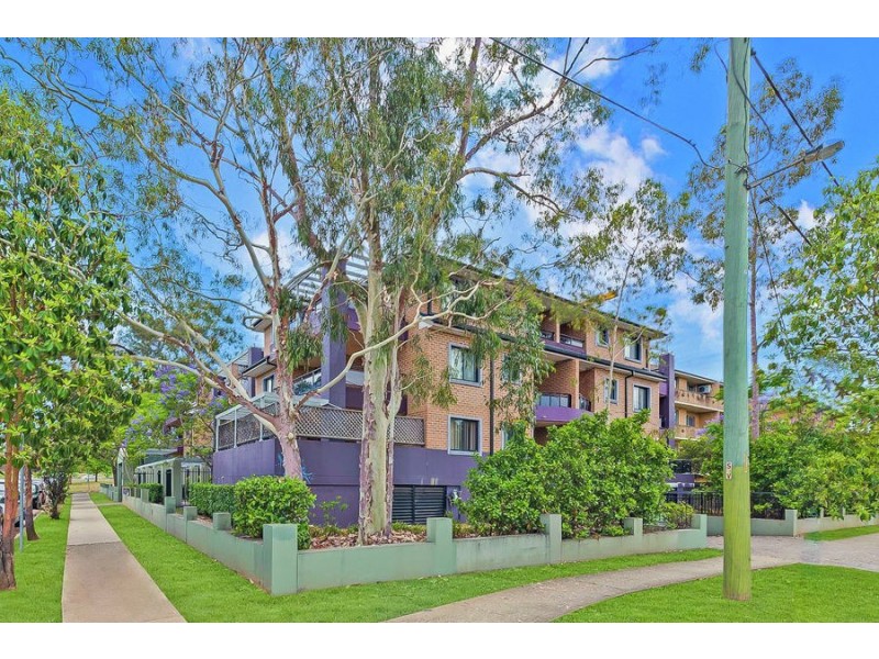 15 43-44 Rodger Street, Kingswood NSW 2747