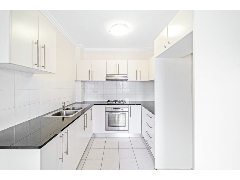 15 43-44 Rodger Street, Kingswood NSW 2747