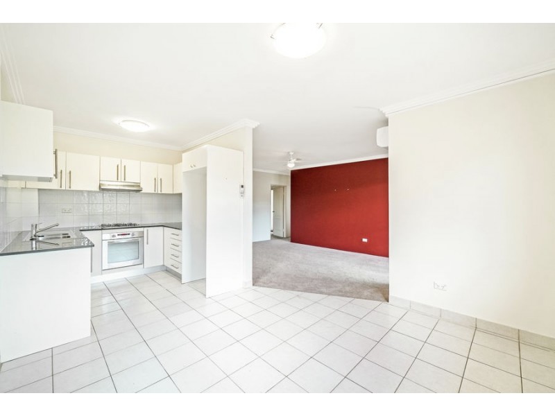 15 43-44 Rodger Street, Kingswood NSW 2747