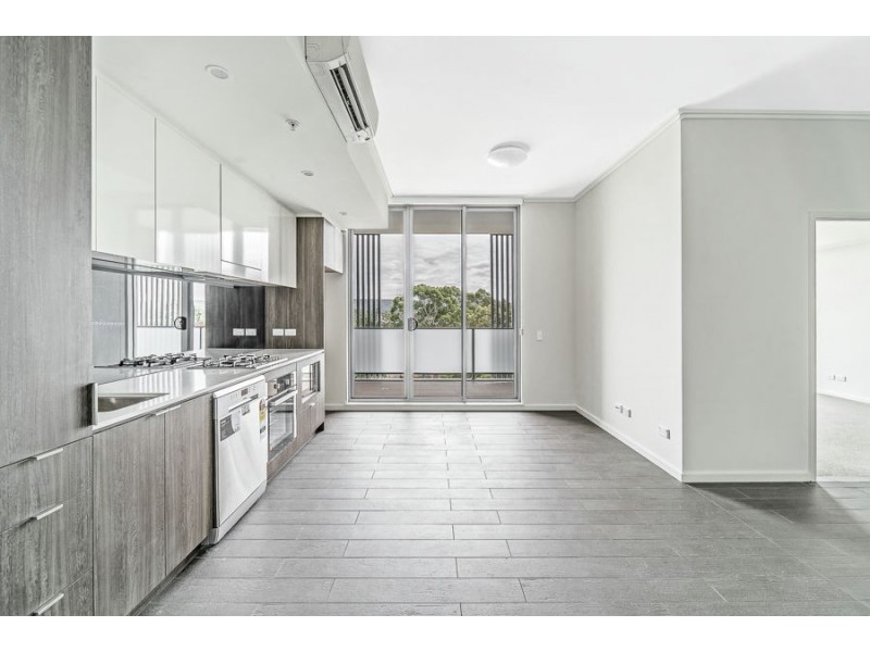 532/1-39 Lord Sheffield Circuit, Penrith NSW 2750