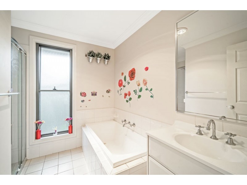 4 Michele Avenue, Cambridge Park NSW 2747