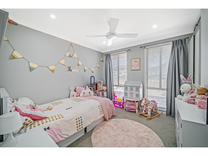 37 Dulhunty Court, Cranebrook NSW 2749