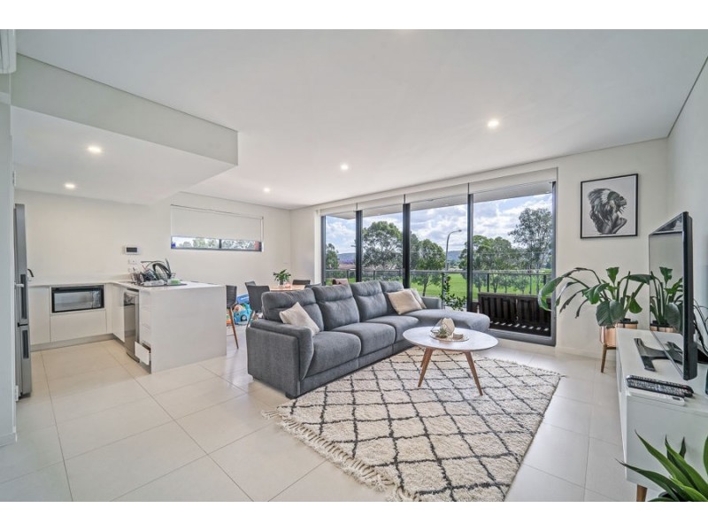 15/8 John Tipping Gr, Penrith NSW 2750