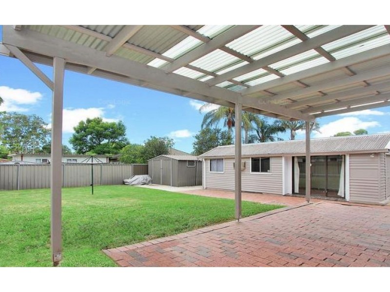 7 Tabali St, Whalan NSW 2770