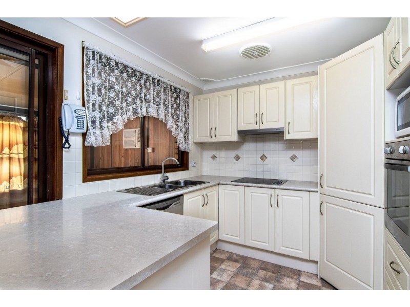 6 Whitbeck Place, Cranebrook NSW 2749