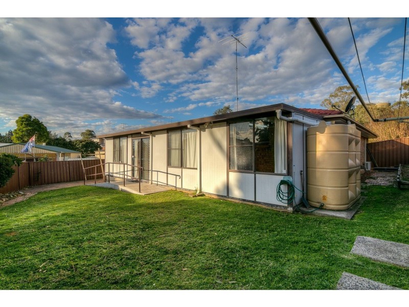 6 Whitbeck Place, Cranebrook NSW 2749