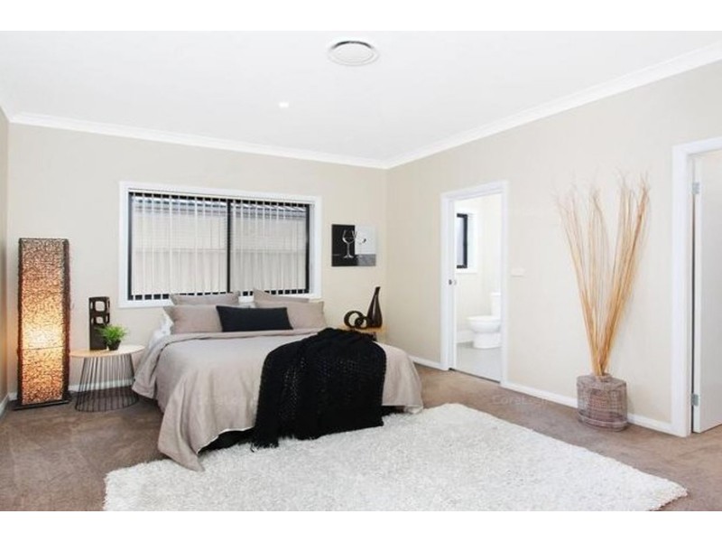 1 Macarthur Drive, St Clair NSW 2759