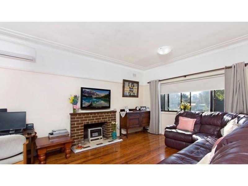 4 Oxford Street, Cambridge Park NSW 2747