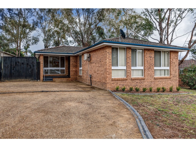 9 Pendock Road, Cranebrook NSW 2749