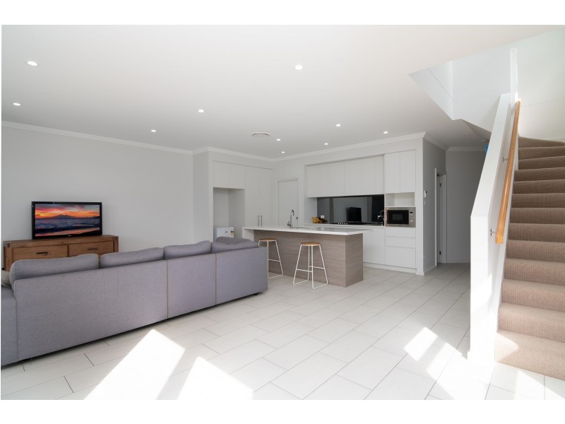 95 Bradley Street, Glenmore Park NSW 2745