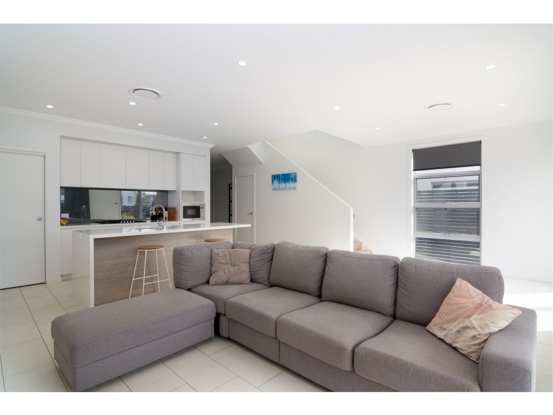 95 Bradley Street, Glenmore Park NSW 2745